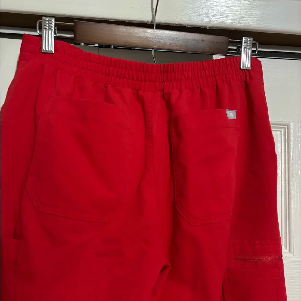 Figs Women’s Pop Red Yola Skinny Scrub Pant in size Small - Picture 6 of 10